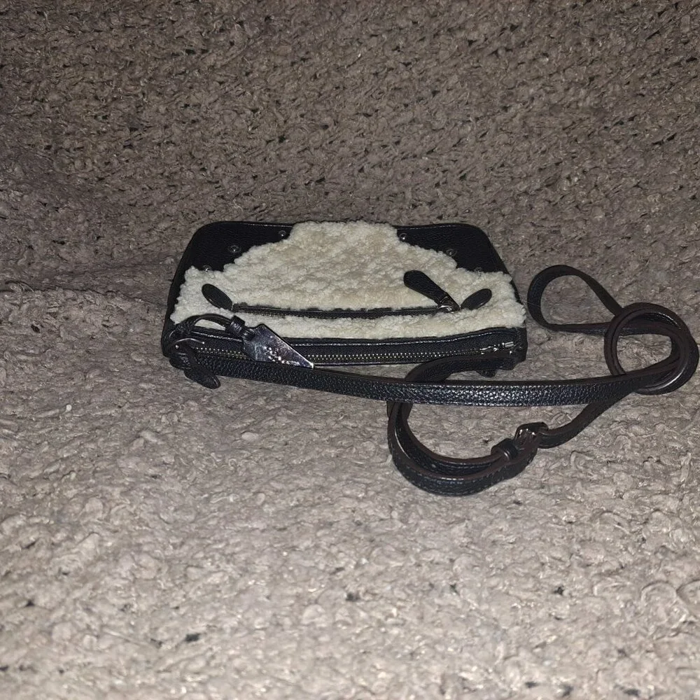 COACH-Rhyder-Shearling Black Leather-36490-Crossbody-Bag Charm-Near Mint - Picture 5 of 8